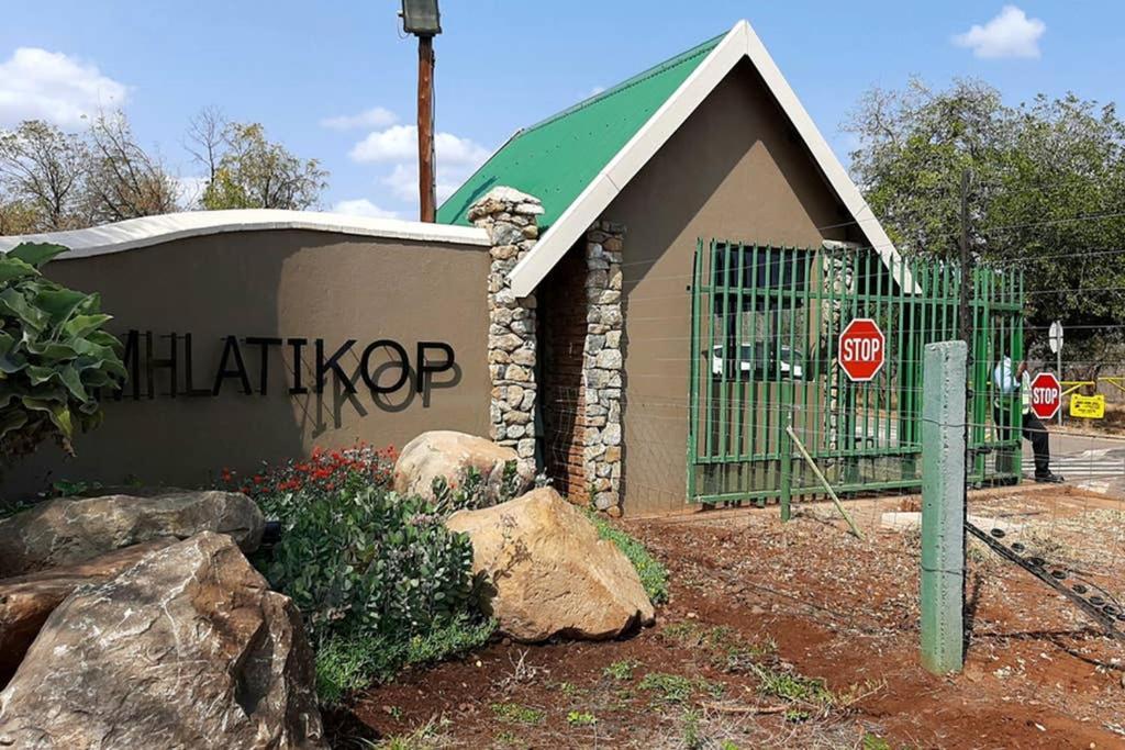 Kruger Southern Cross Malalane Buitenkant foto