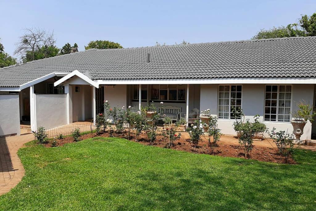 Kruger Southern Cross Malalane Buitenkant foto