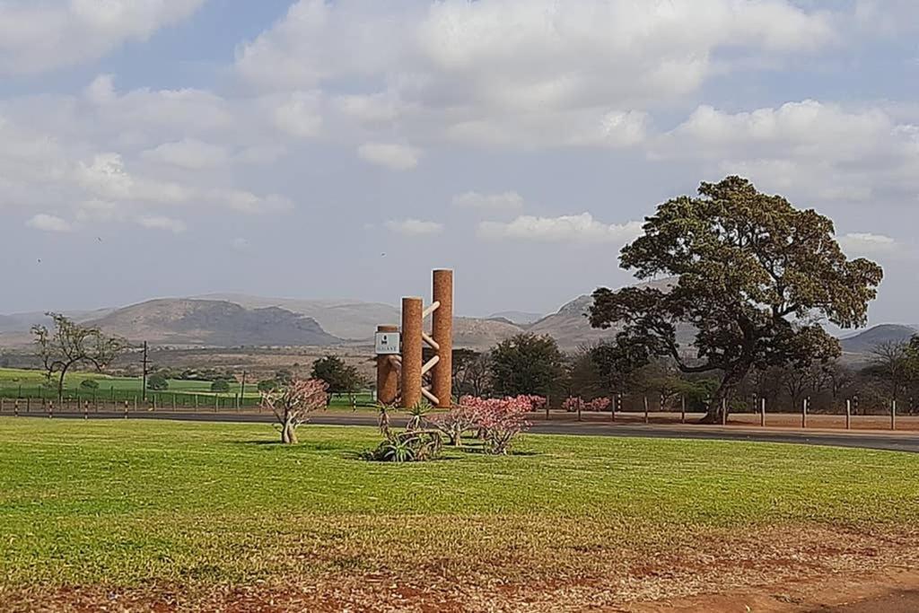 Kruger Southern Cross Malalane Buitenkant foto