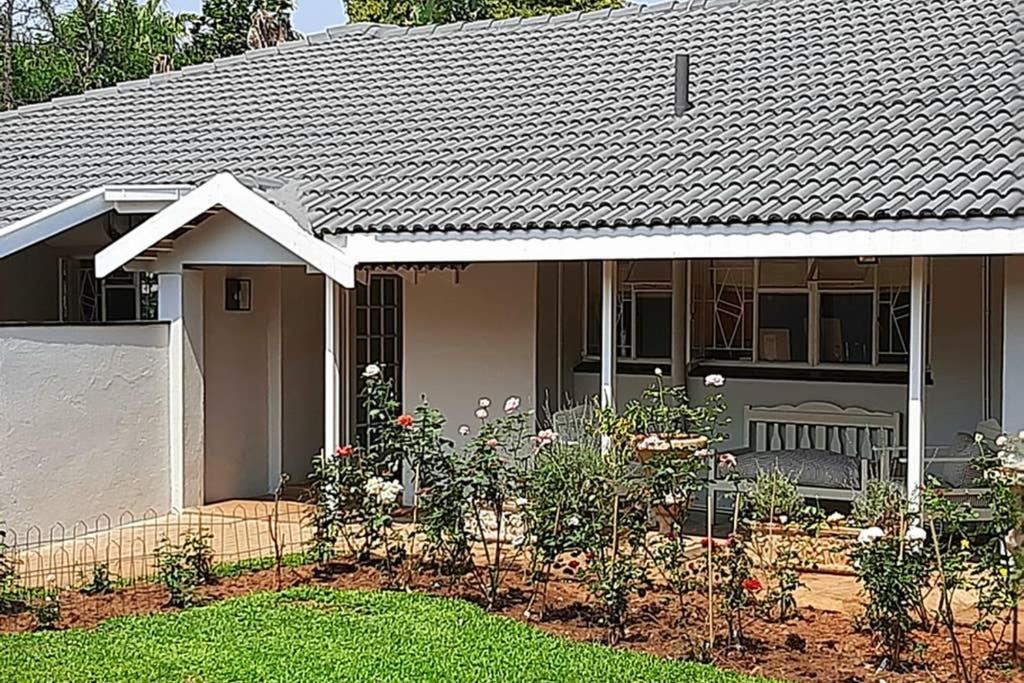 Kruger Southern Cross Malalane Buitenkant foto