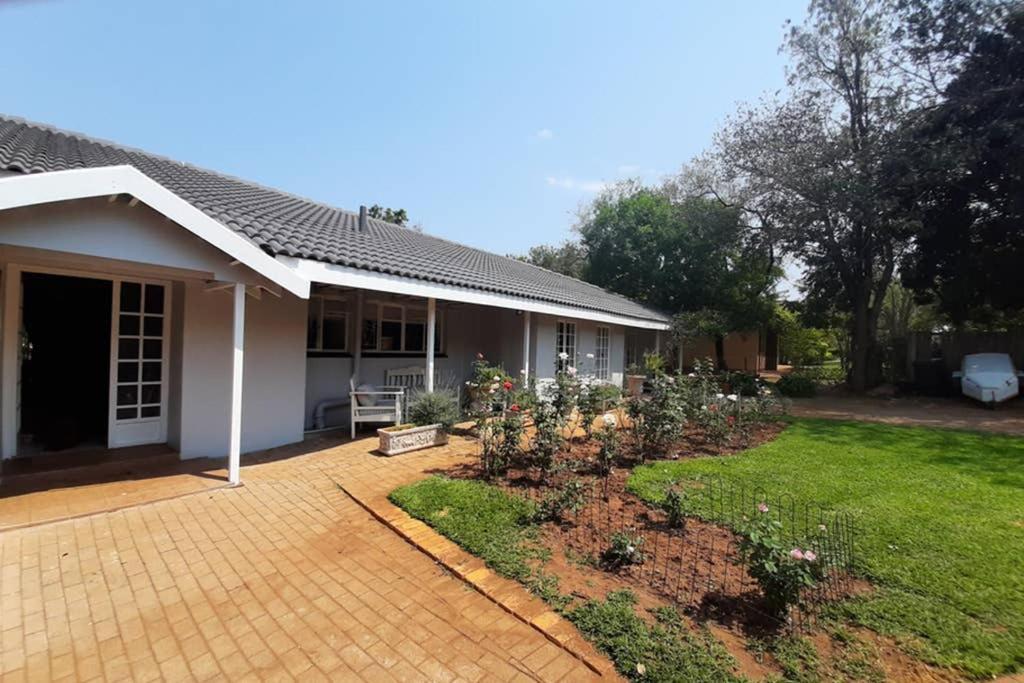 Kruger Southern Cross Malalane Buitenkant foto